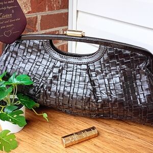 ELIOTT LUCCA WOVEN LUX PATRNT LEATHER GOLD CLASP CLUTCH PURSE HANDBAG NWOT